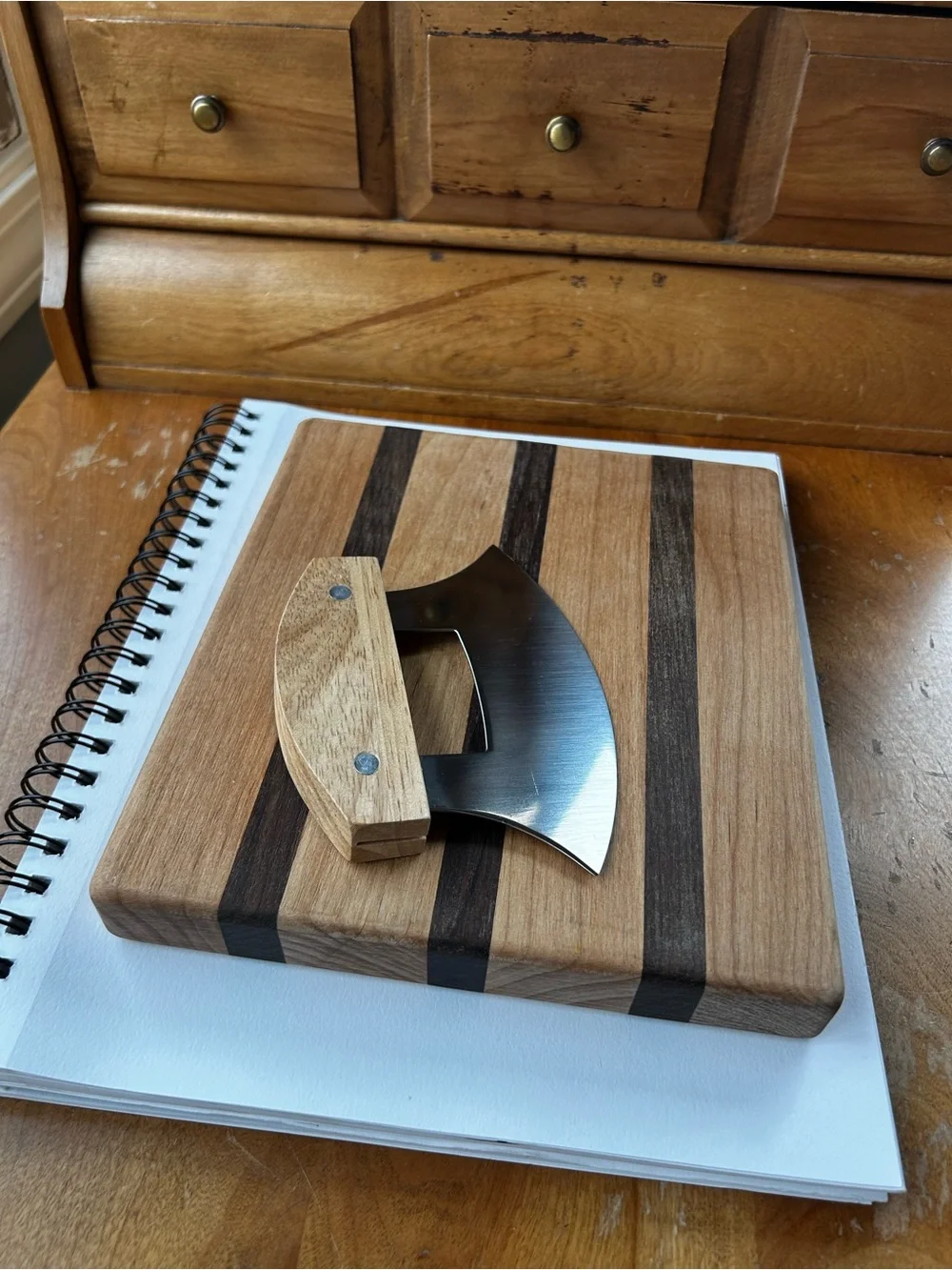 Alaska Wood Handle Mezzaluna Knife with Striped Cutting Board
